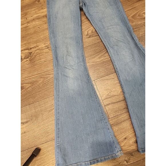 Vibrant MIU‎ Women's Jean Size 3 Medium Blue Bootcut Bell Bottom Denim Stretch - Picture 3 of 6